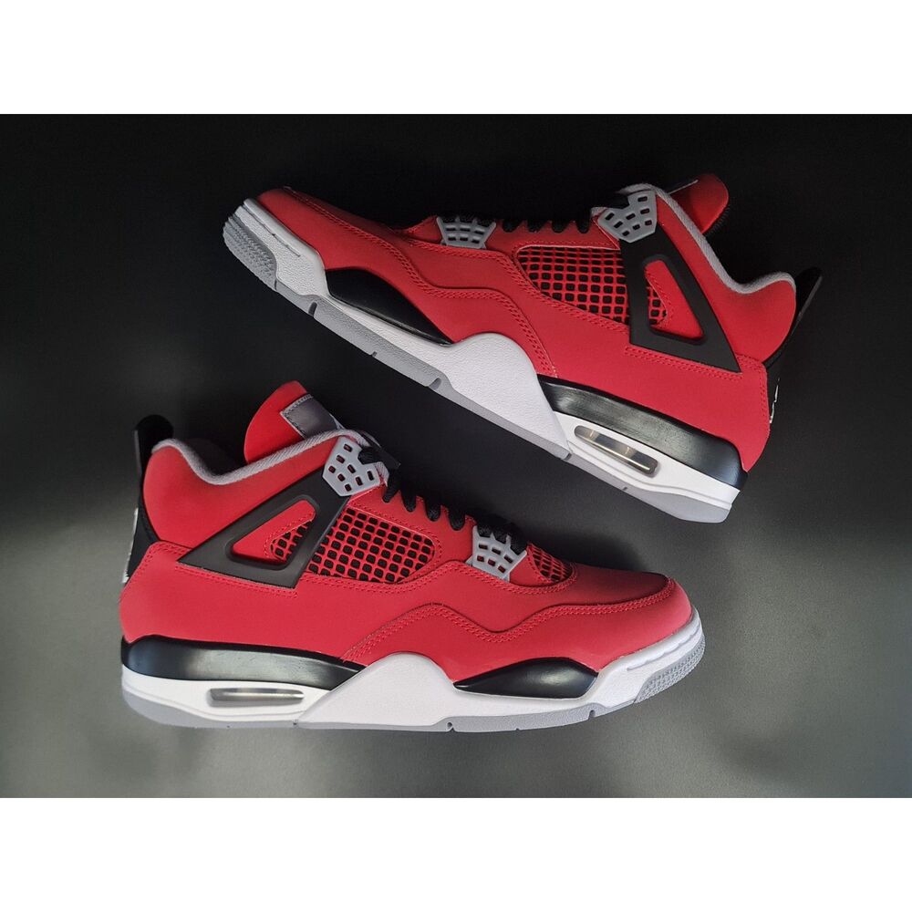 Jordan 4 Retro Toro Bravo (2026). SIZE 9.5 - FQ8138-600